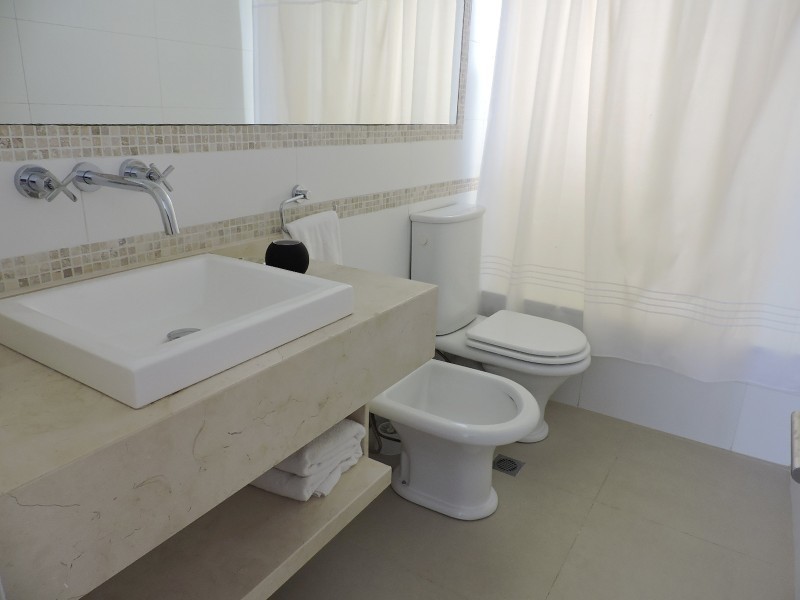 Departamento en alquiler y venta frente al mar